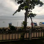 Beachfront Suite Alit