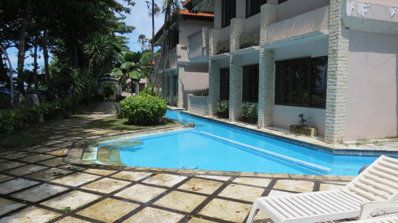 Beachfront Alit Hotel
