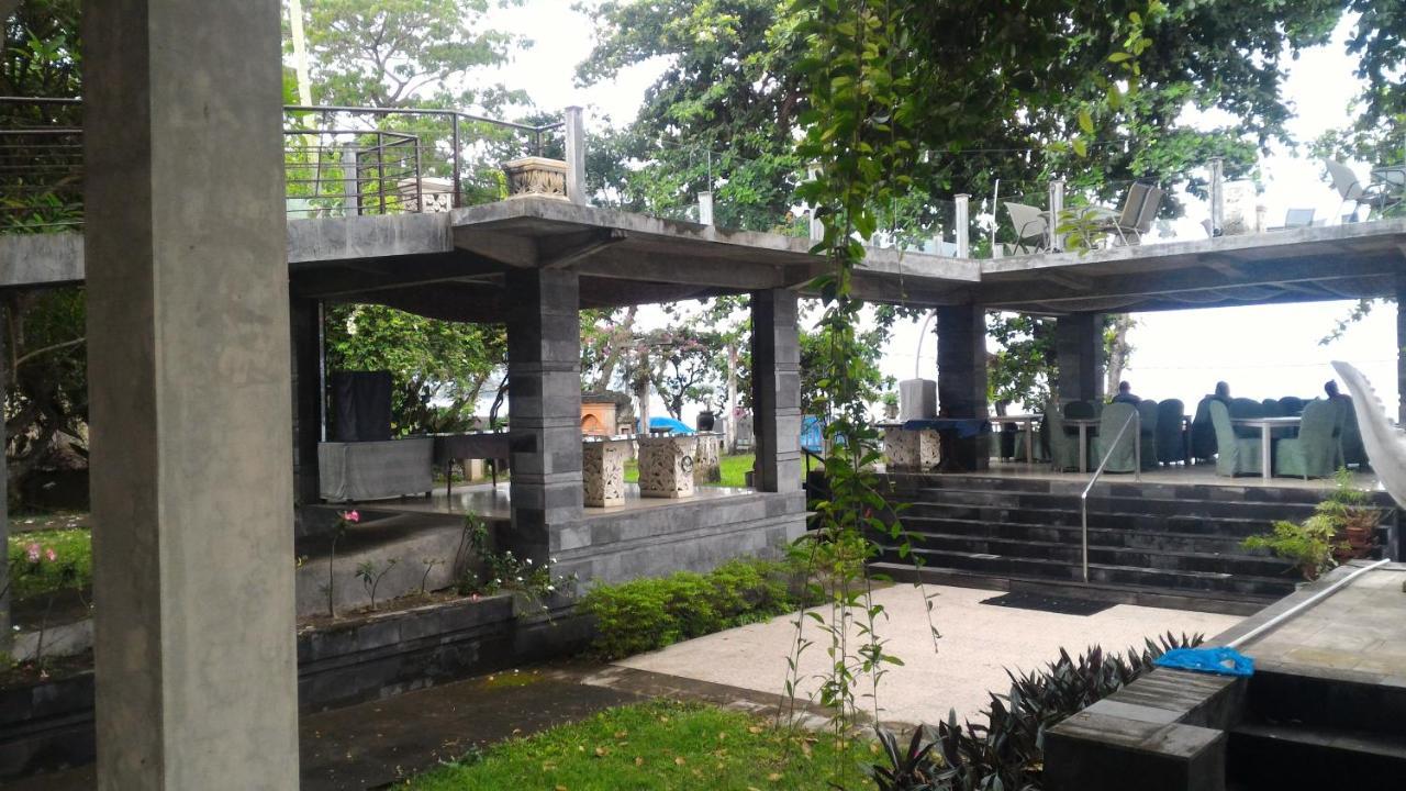 Beachfront Alit 3* Sanur (Bali)